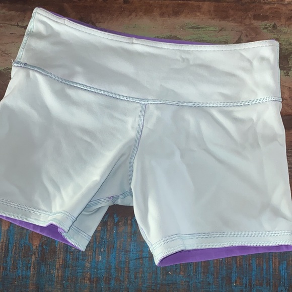 Lululemon Yoga Shorts sz 6 reversible - Picture 3 of 4